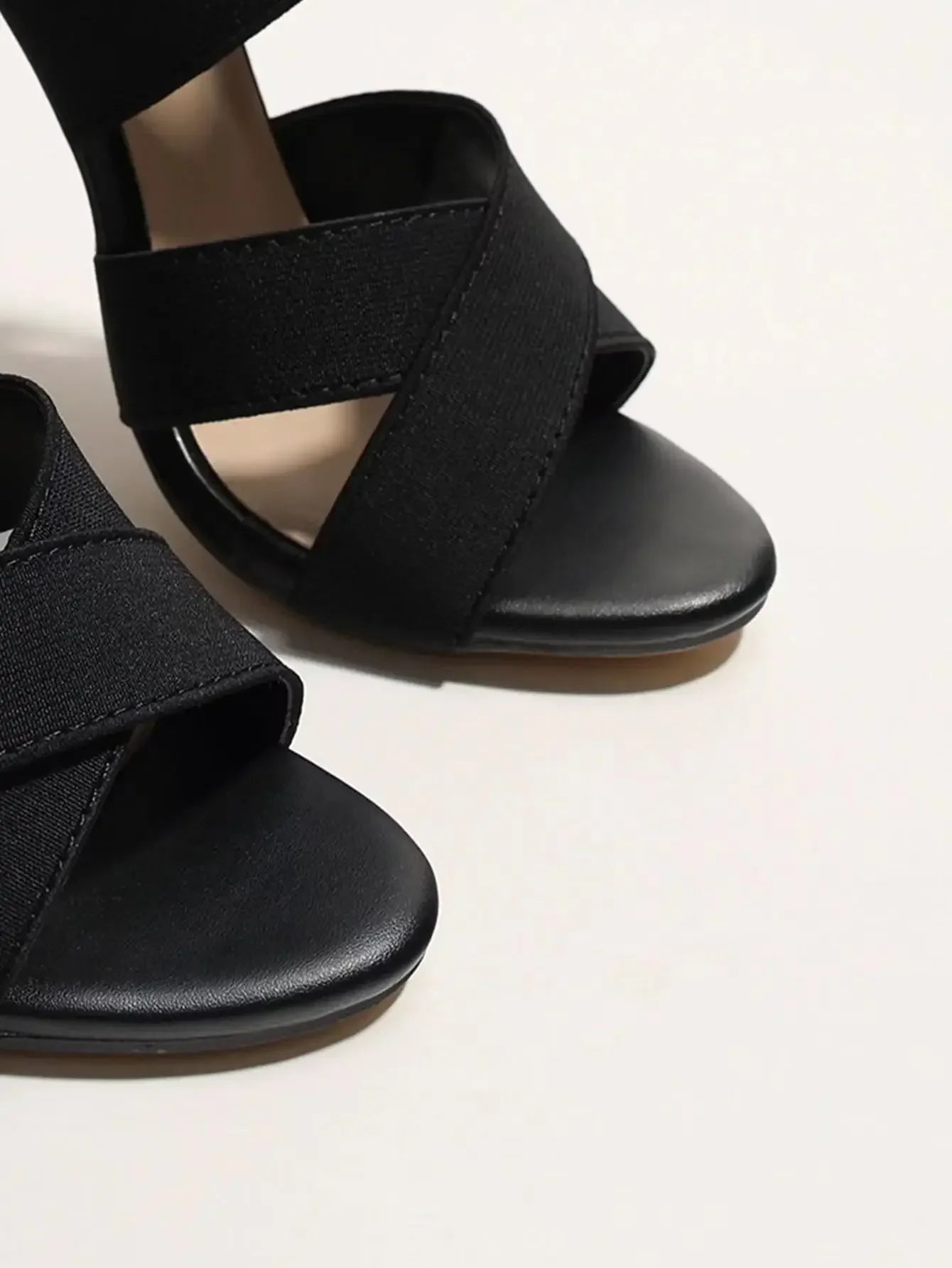 Zwarte Strap Stiletto’s met Ritssluiting – Super Hoge Hakken met Platform | Elegant & Sexy | Voor Feest & Zomer