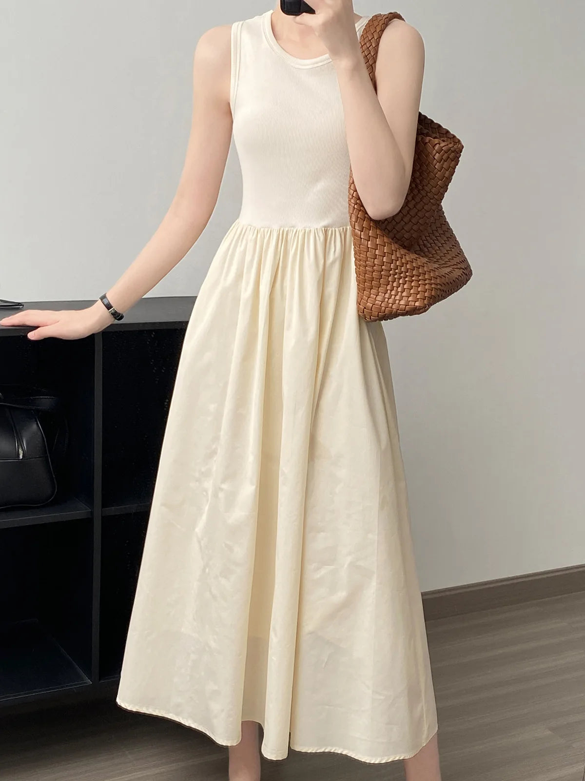 Elegante A-Lijn Damesjurk – Casual Mouwloze Zomerjurk in Roze, Zwart & Beige