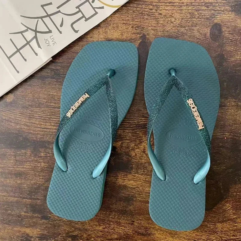 Damesslippers Havaianas – Trendy Antislip Strandslippers & Zomersandalen voor Buiten | Populaire Havaianas Slippers 2025