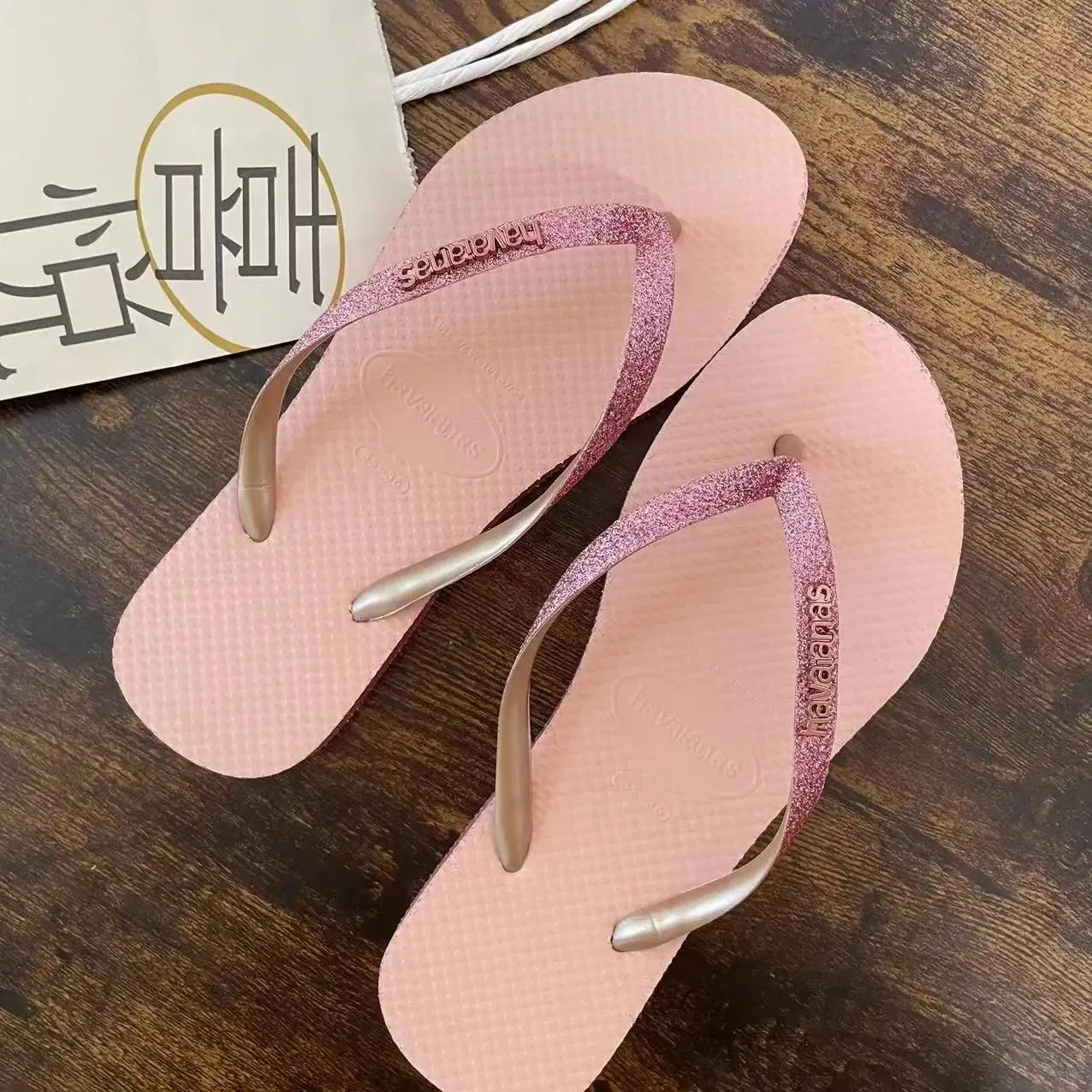 Damesslippers Havaianas – Trendy Antislip Strandslippers & Zomersandalen voor Buiten | Populaire Havaianas Slippers 2025